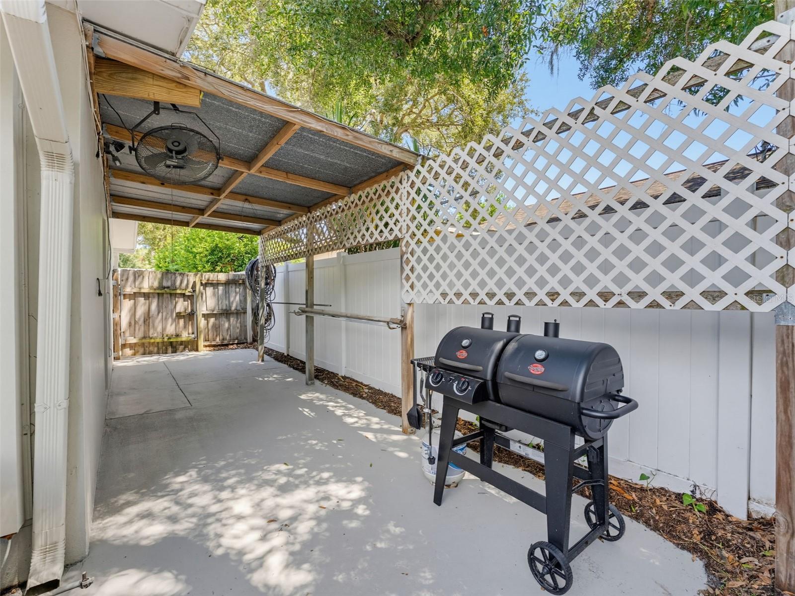 1575 JASMINE WAY — photo 35