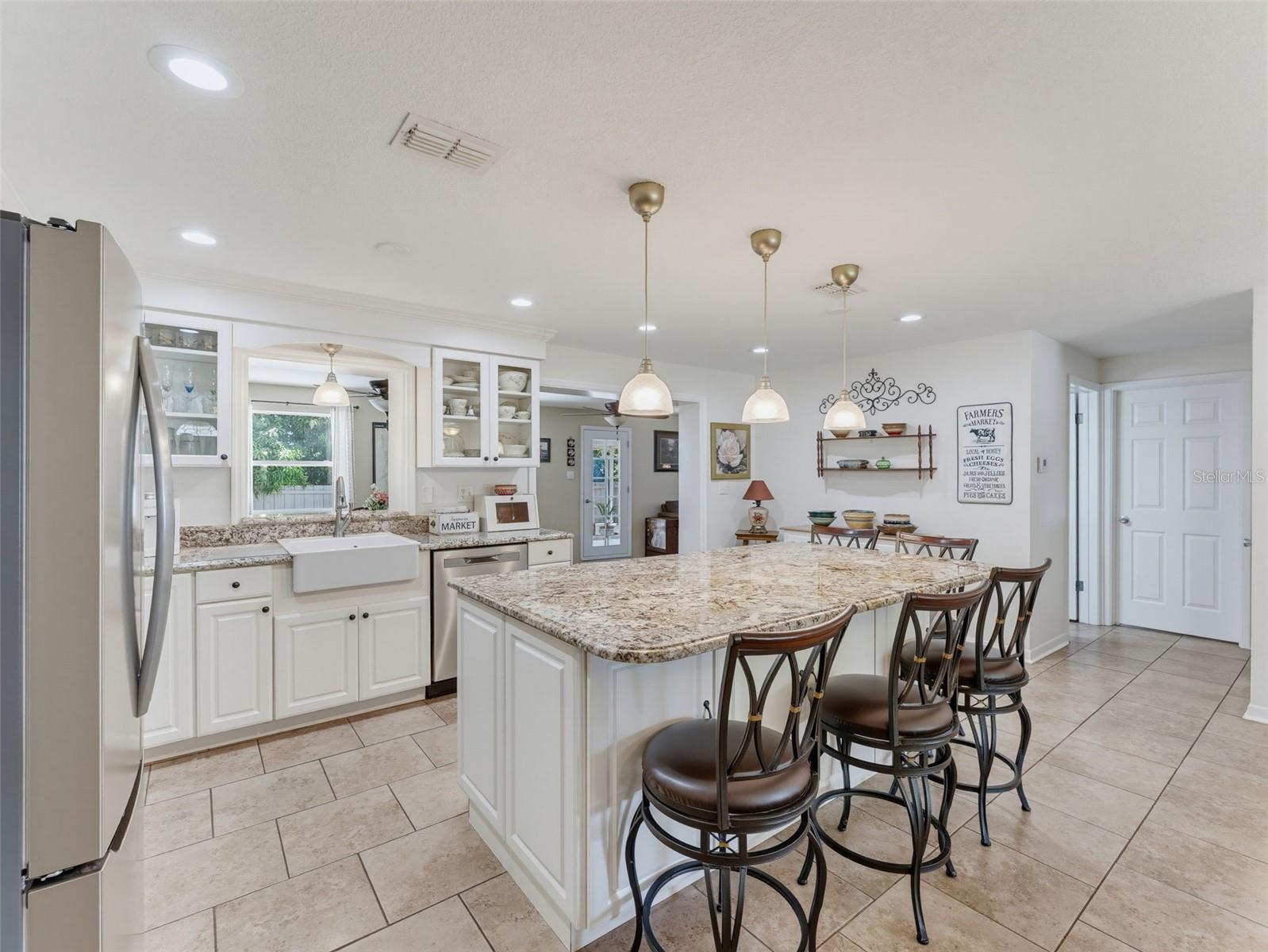 1575 JASMINE WAY — photo 3