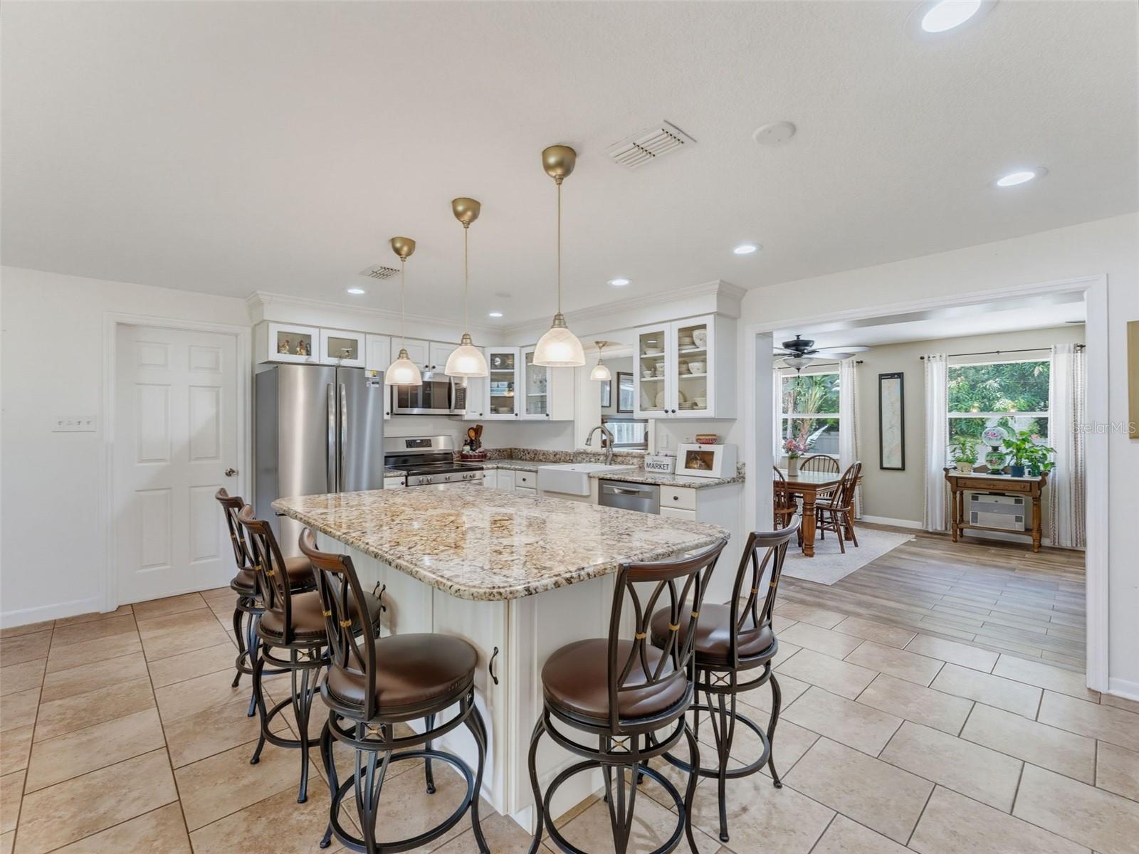 1575 JASMINE WAY — photo 4