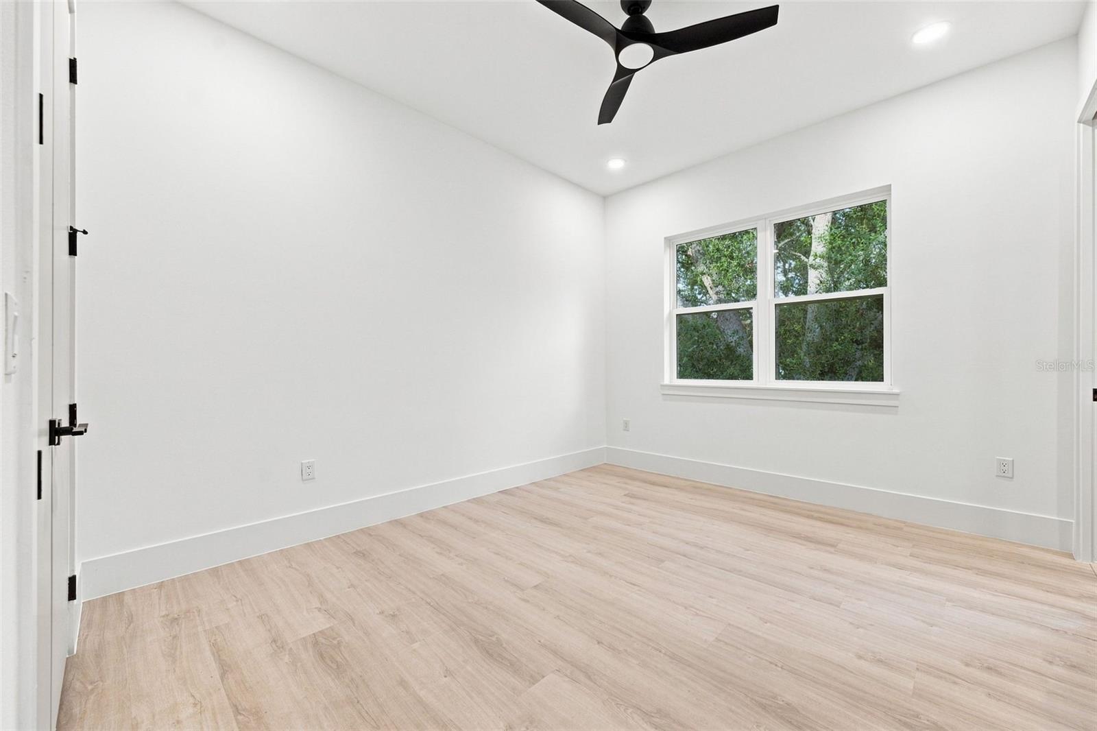 731 42ND ST — photo 25