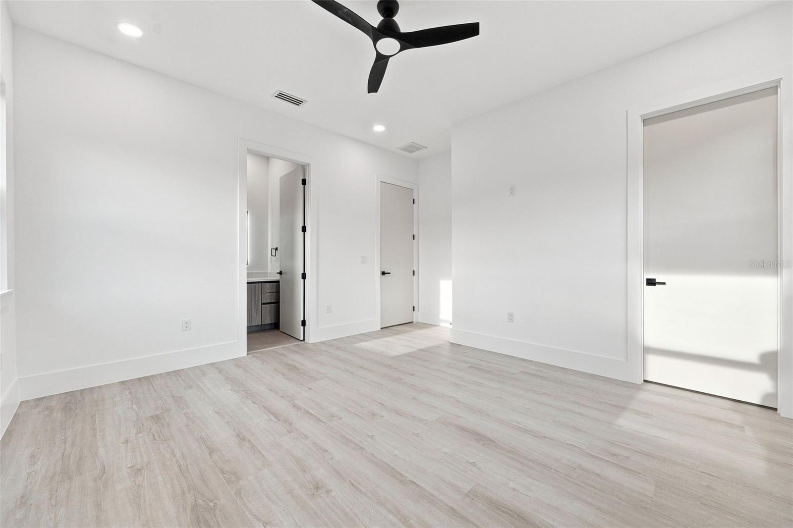 731 42ND ST — photo 22