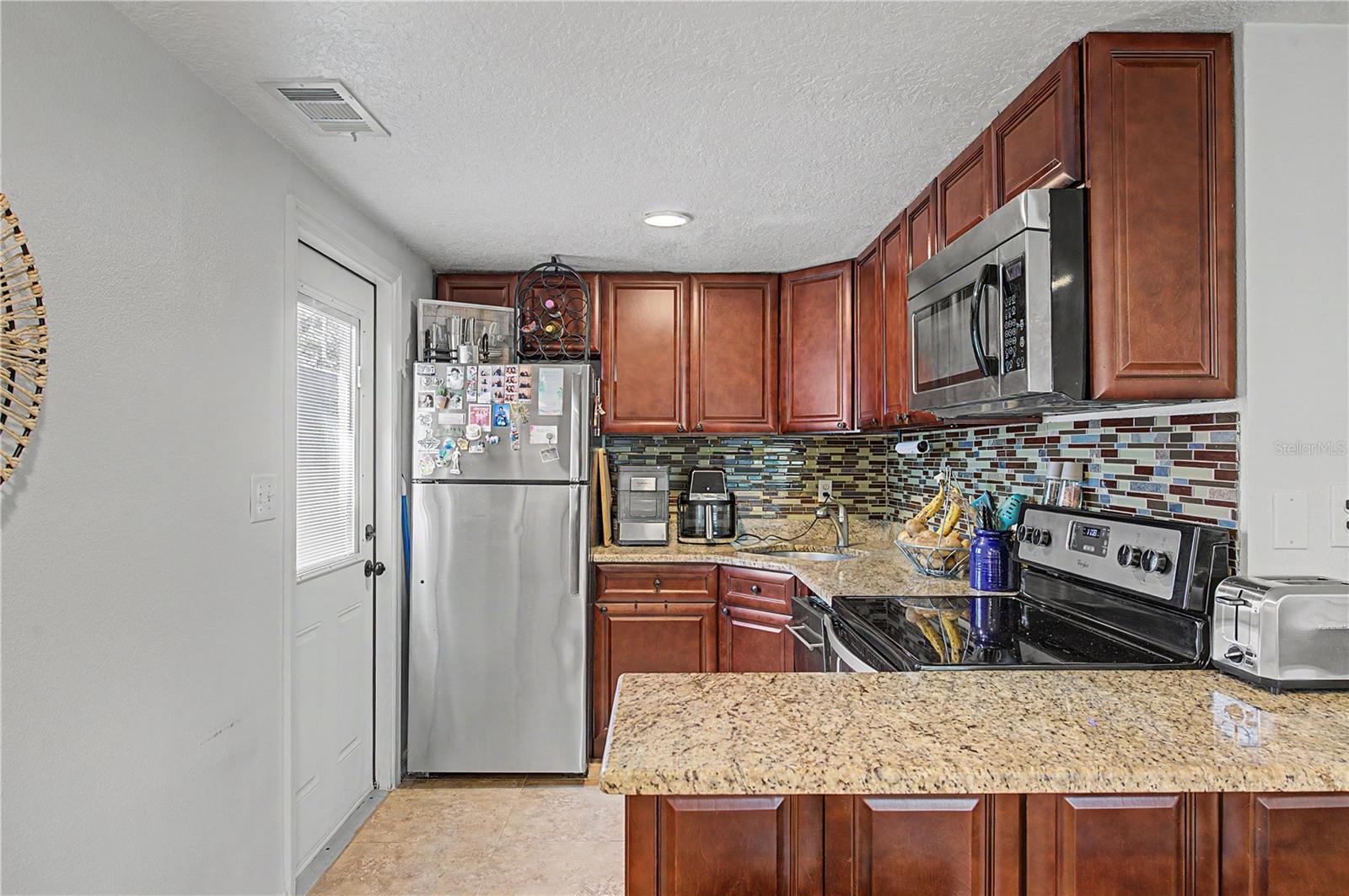 408 S MELVILLE AVE — photo 44