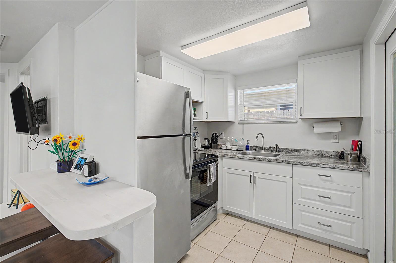 408 S MELVILLE AVE — photo 33