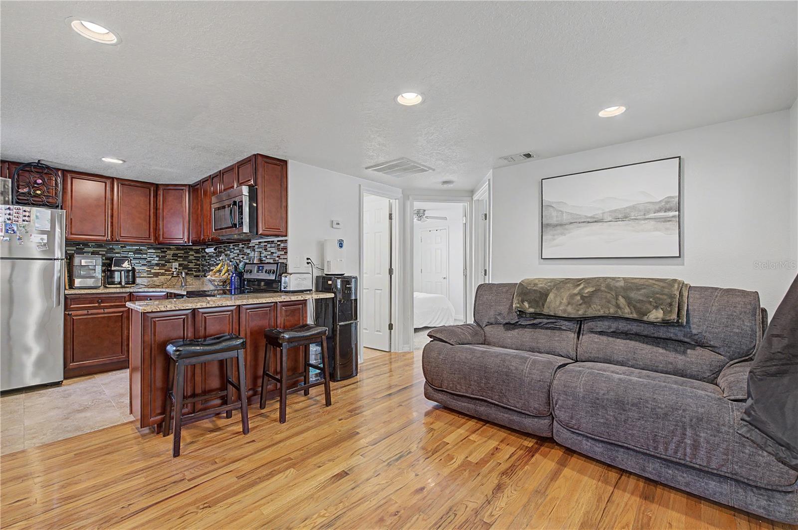 408 S MELVILLE AVE — photo 42