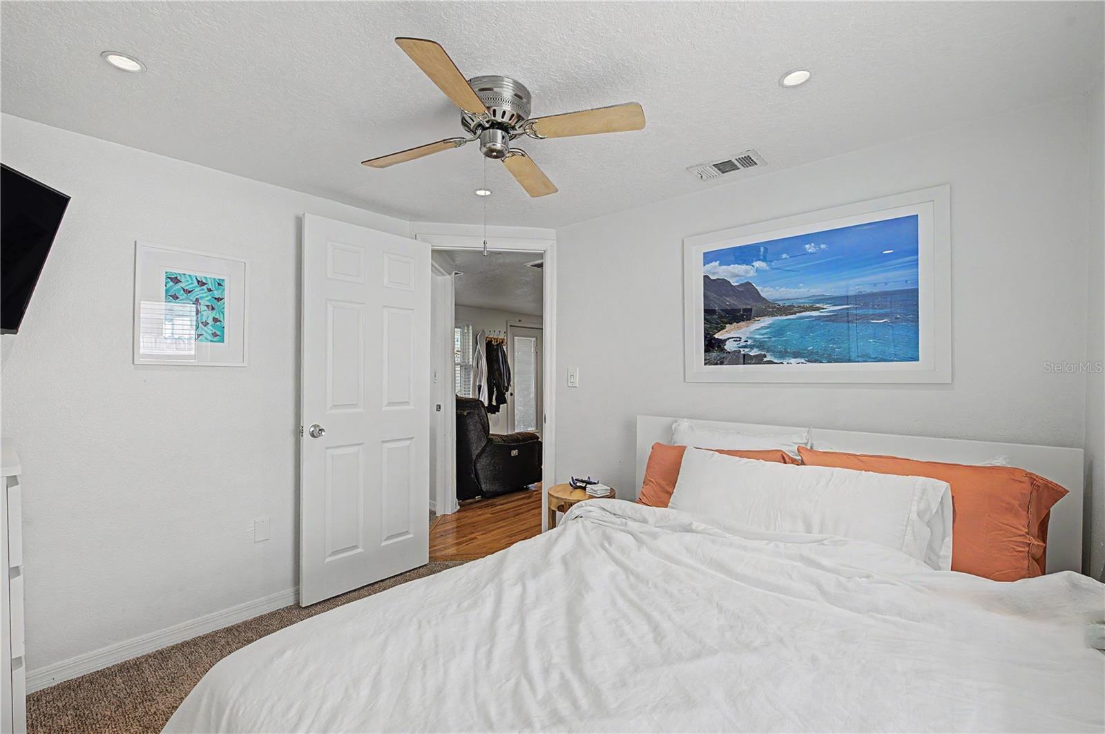 408 S MELVILLE AVE — photo 47