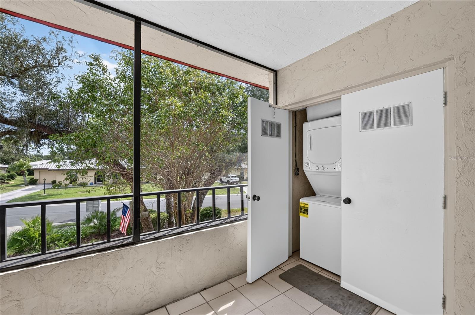 203 RUBENS DR #F — photo 37