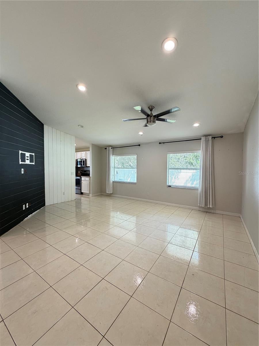 4426 WINDSONG AVE — photo 17