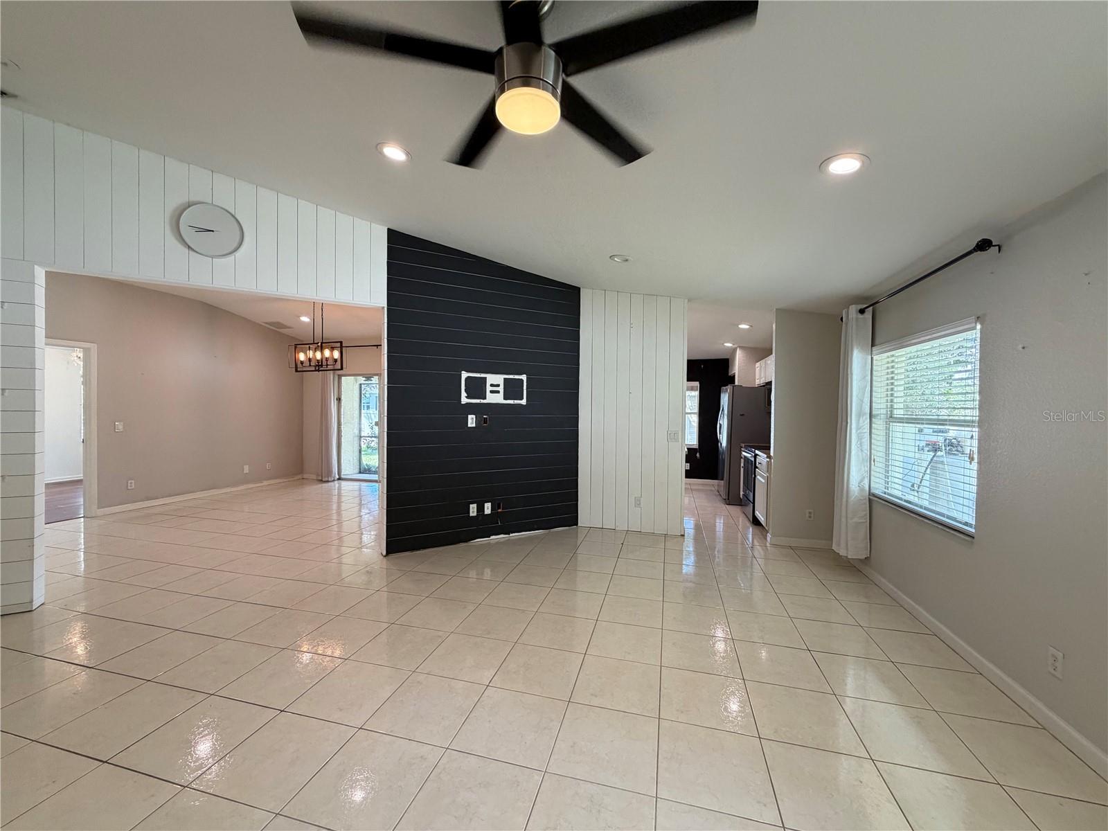 4426 WINDSONG AVE — photo 4