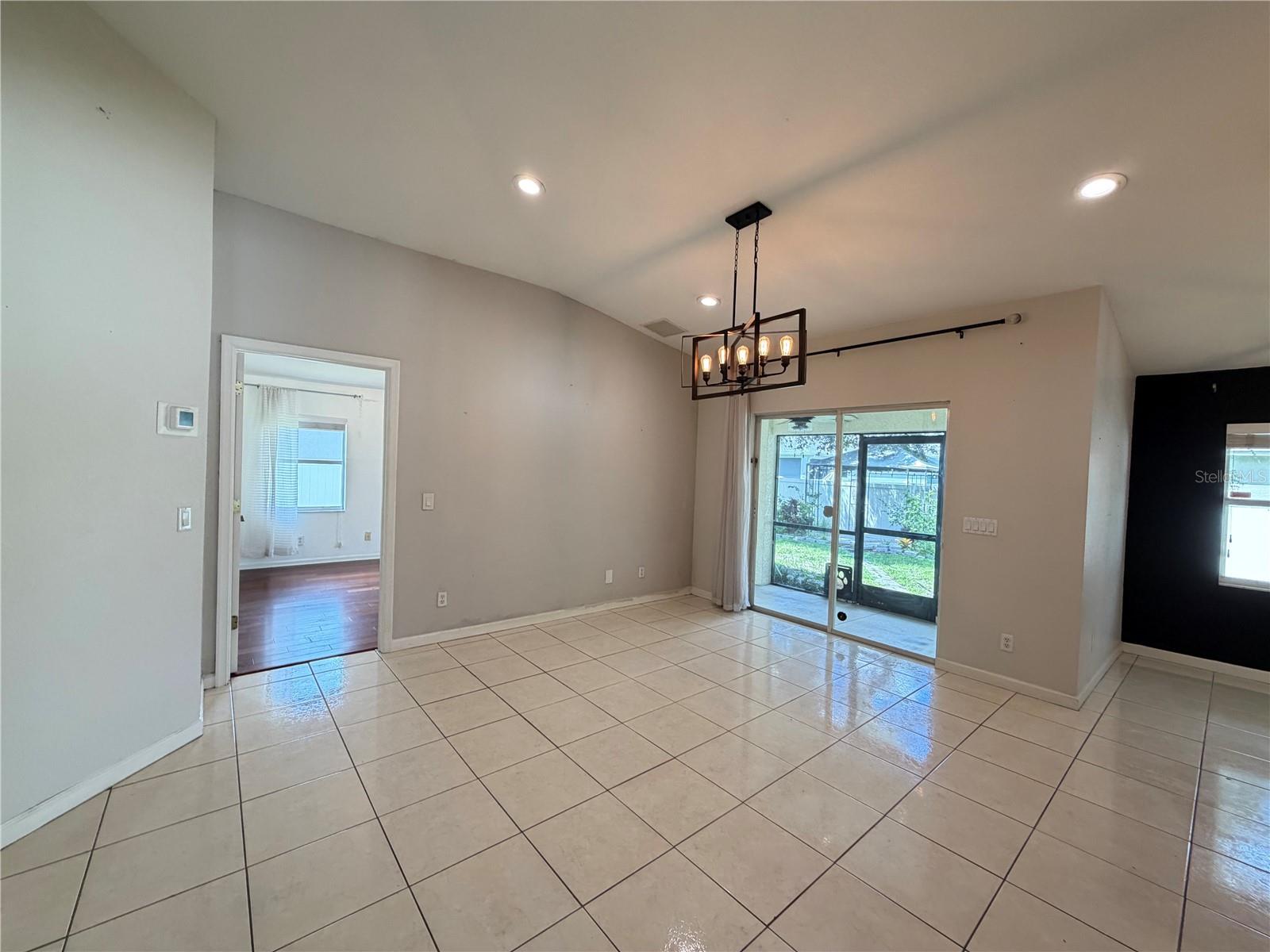 4426 WINDSONG AVE — photo 5
