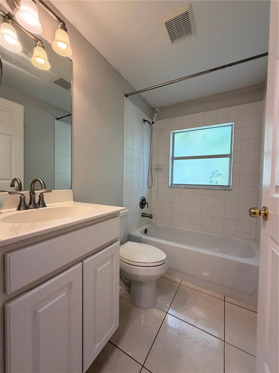 4426 WINDSONG AVE — photo 16
