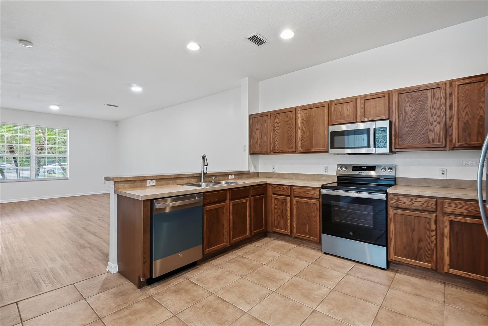 12725 SUNLAND CT — photo 16