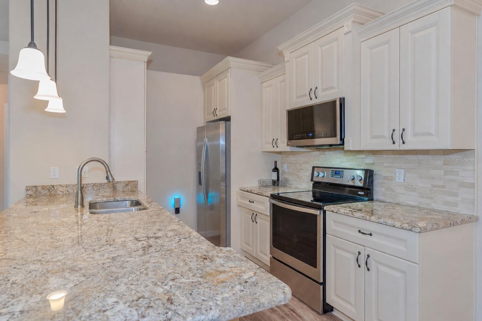 5065 ROYAL PALMS WAY #303 — photo 7