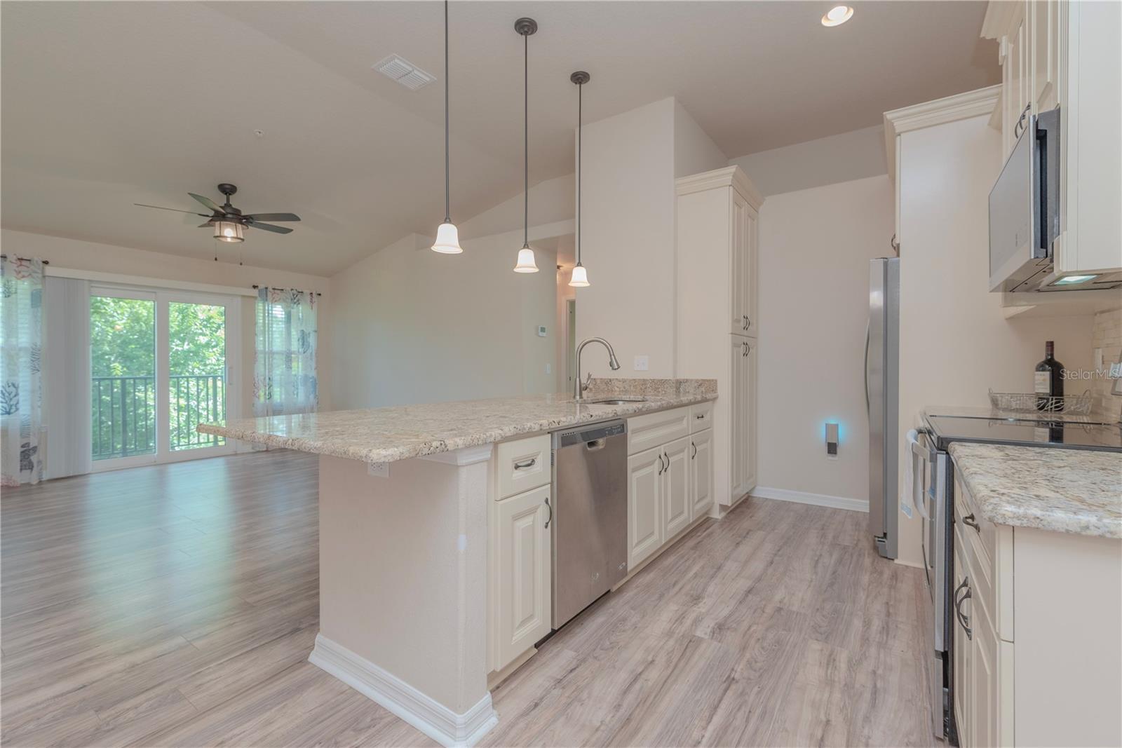 5065 ROYAL PALMS WAY #303 — photo 6