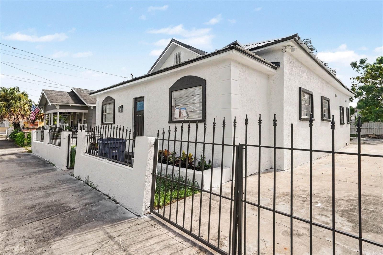 2923 SANCHEZ ST — photo 4