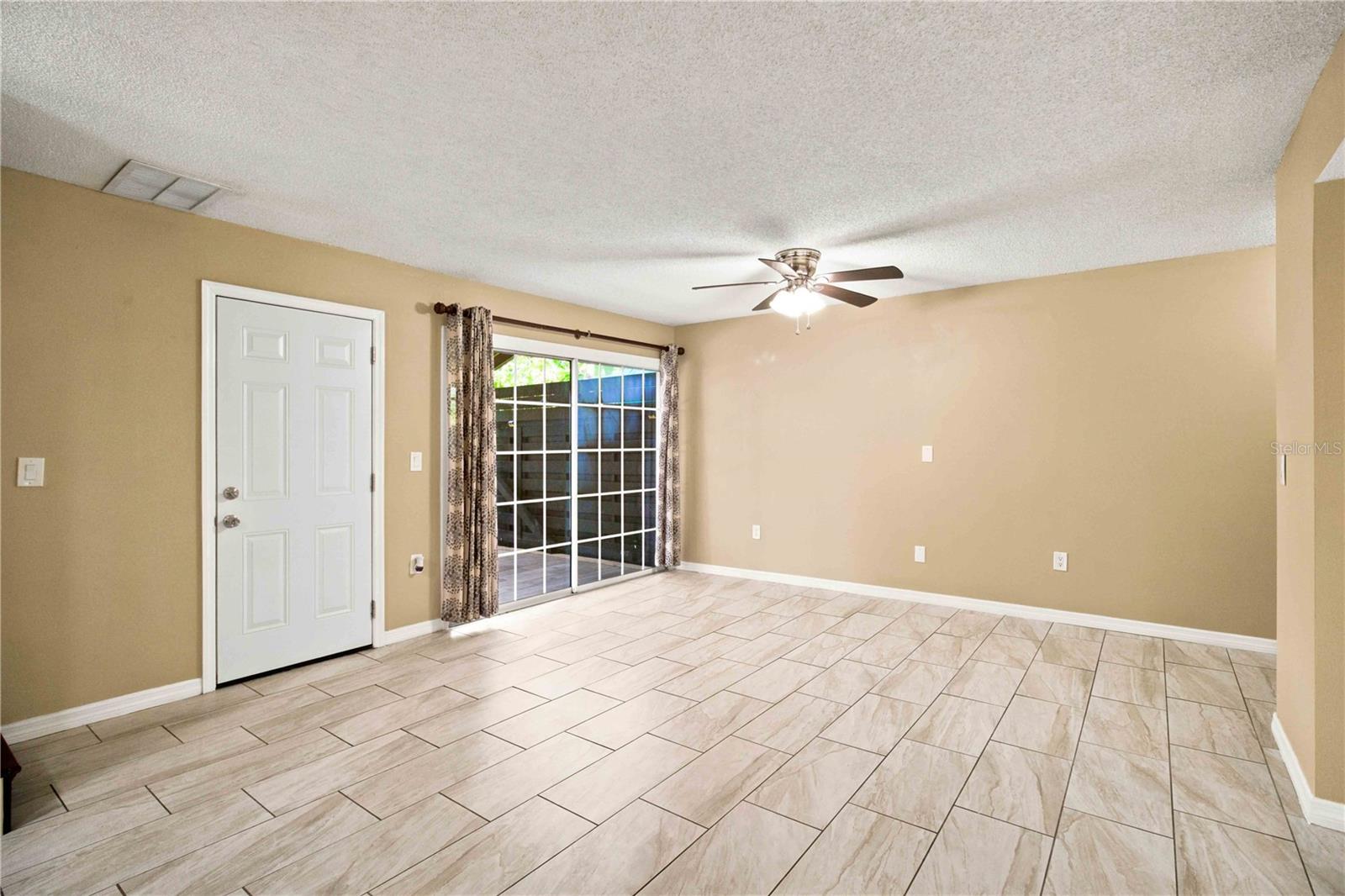 1006 LONGFELLOW CT — photo 9