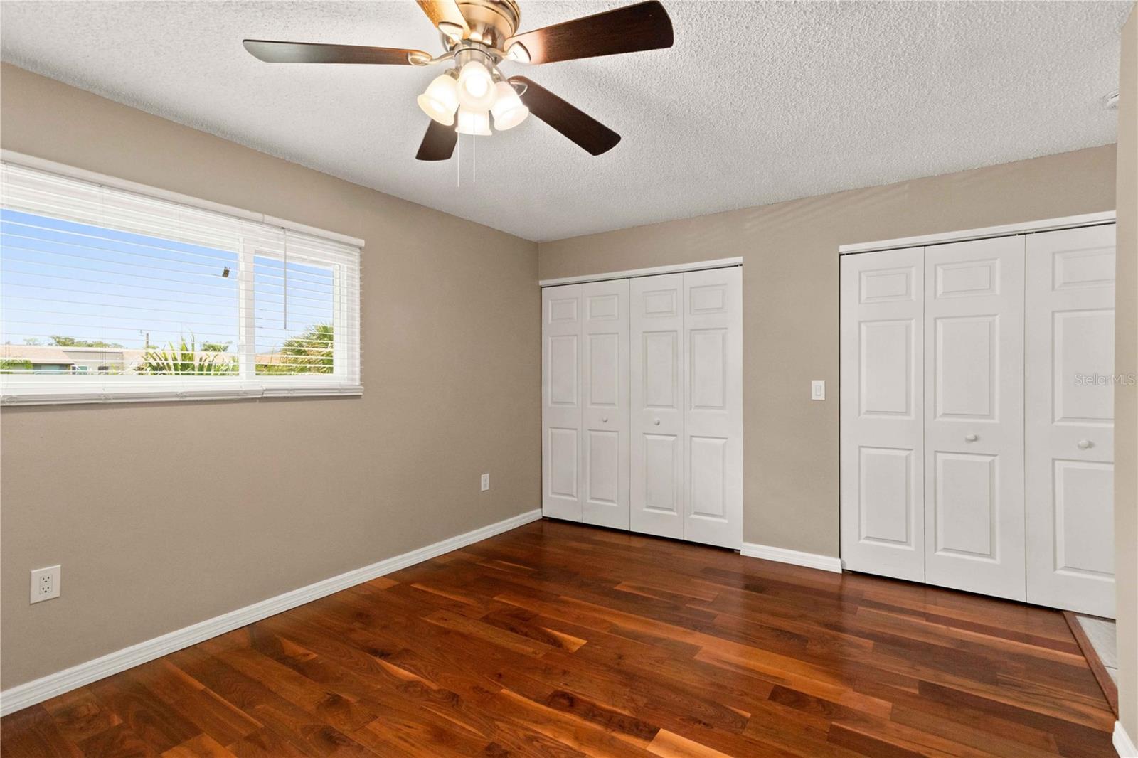 1006 LONGFELLOW CT — photo 29