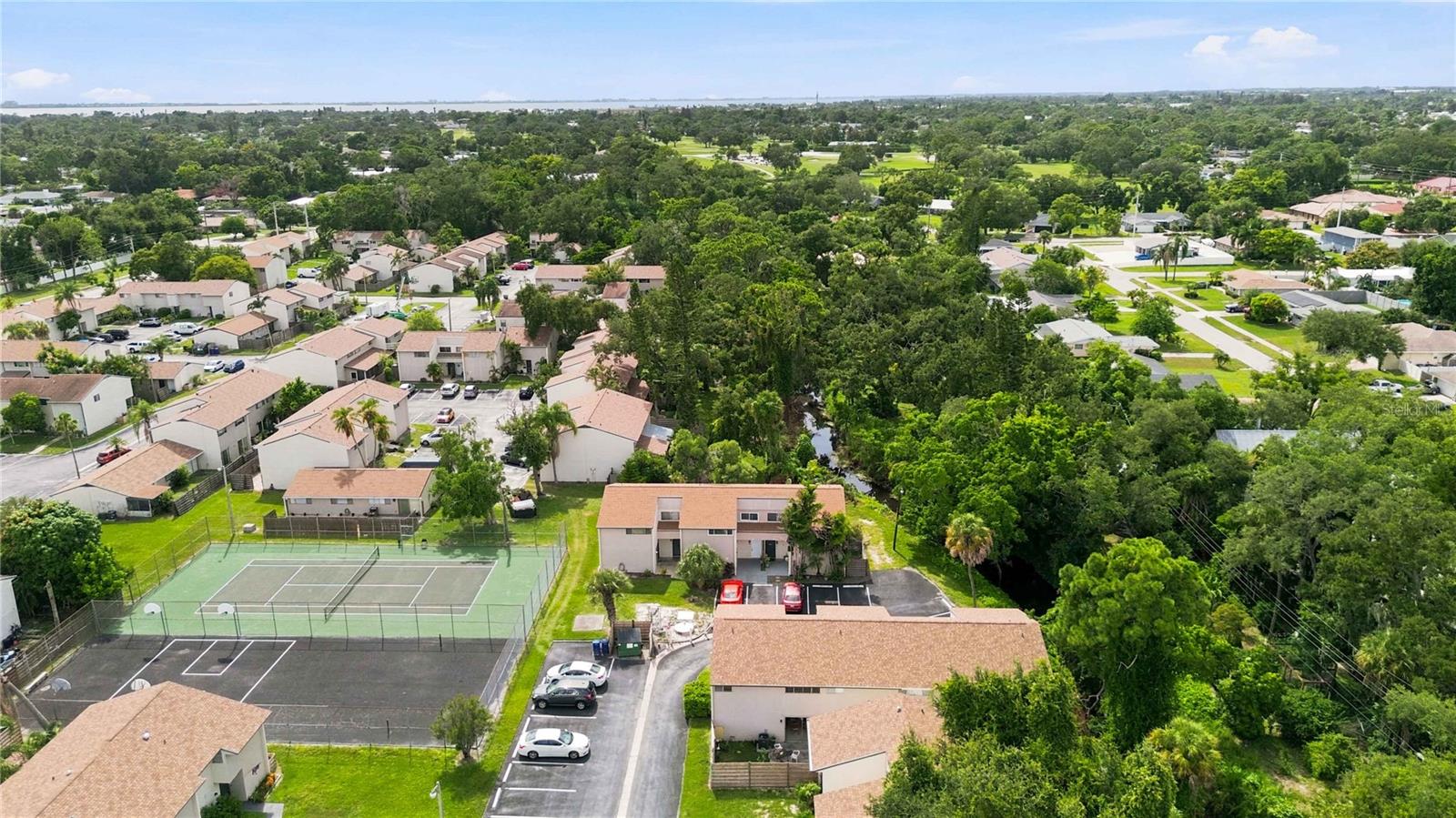1006 LONGFELLOW CT — photo 49
