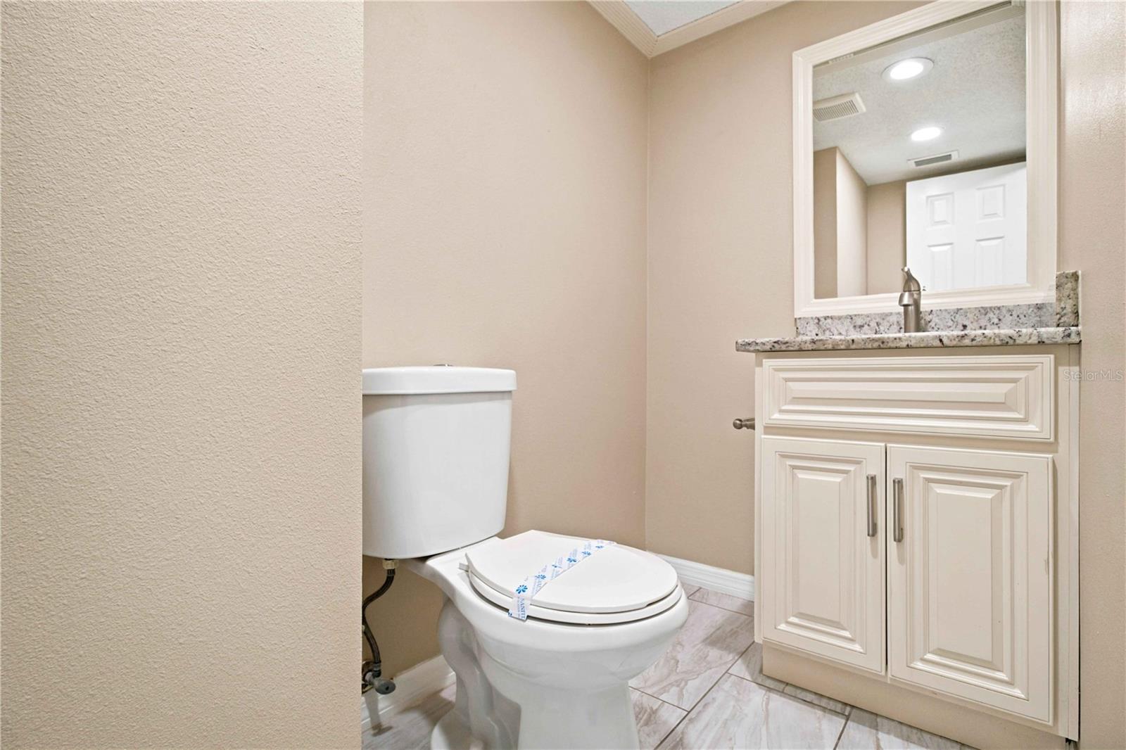 1006 LONGFELLOW CT — photo 20