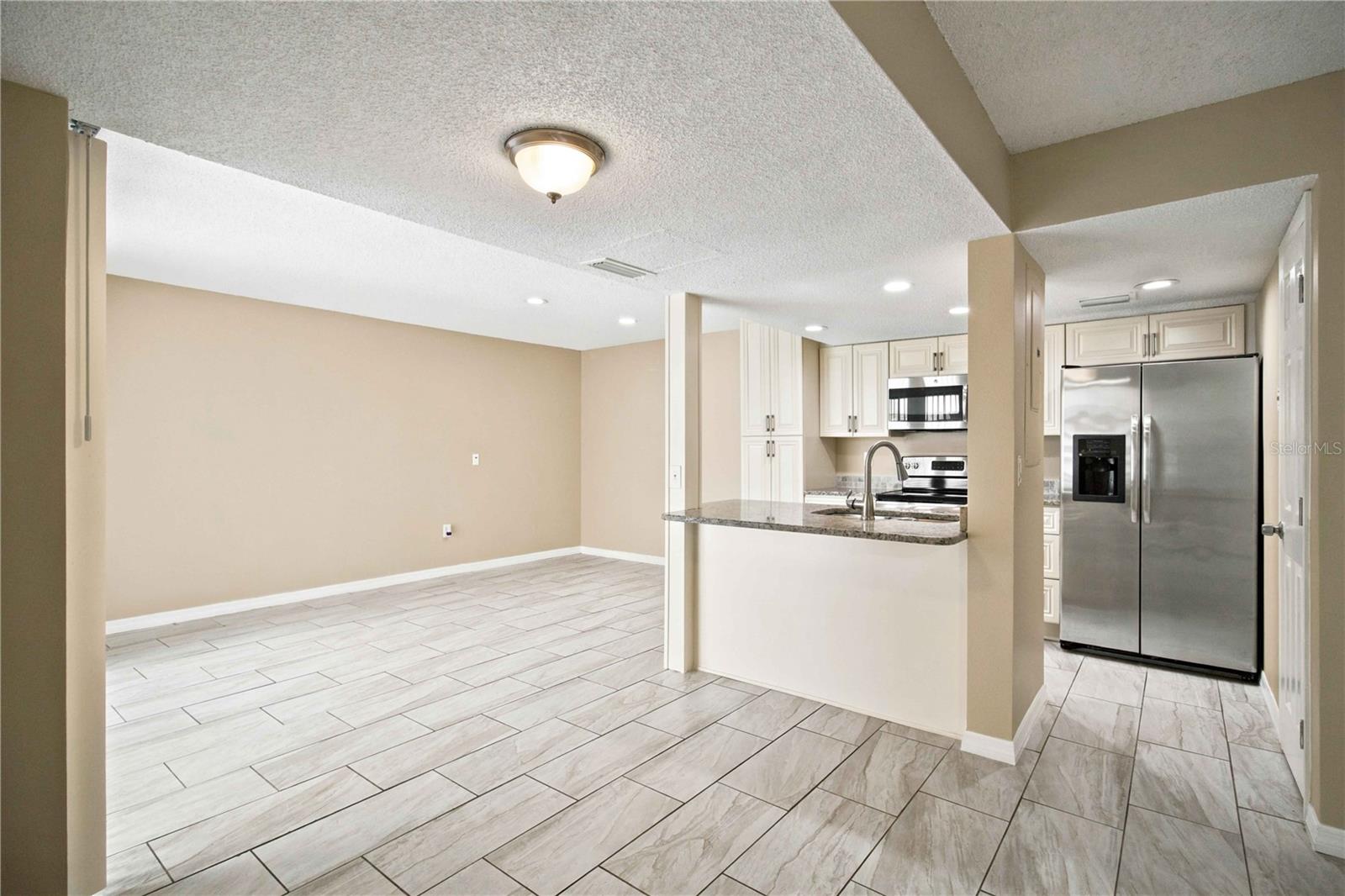 1006 LONGFELLOW CT — photo 10