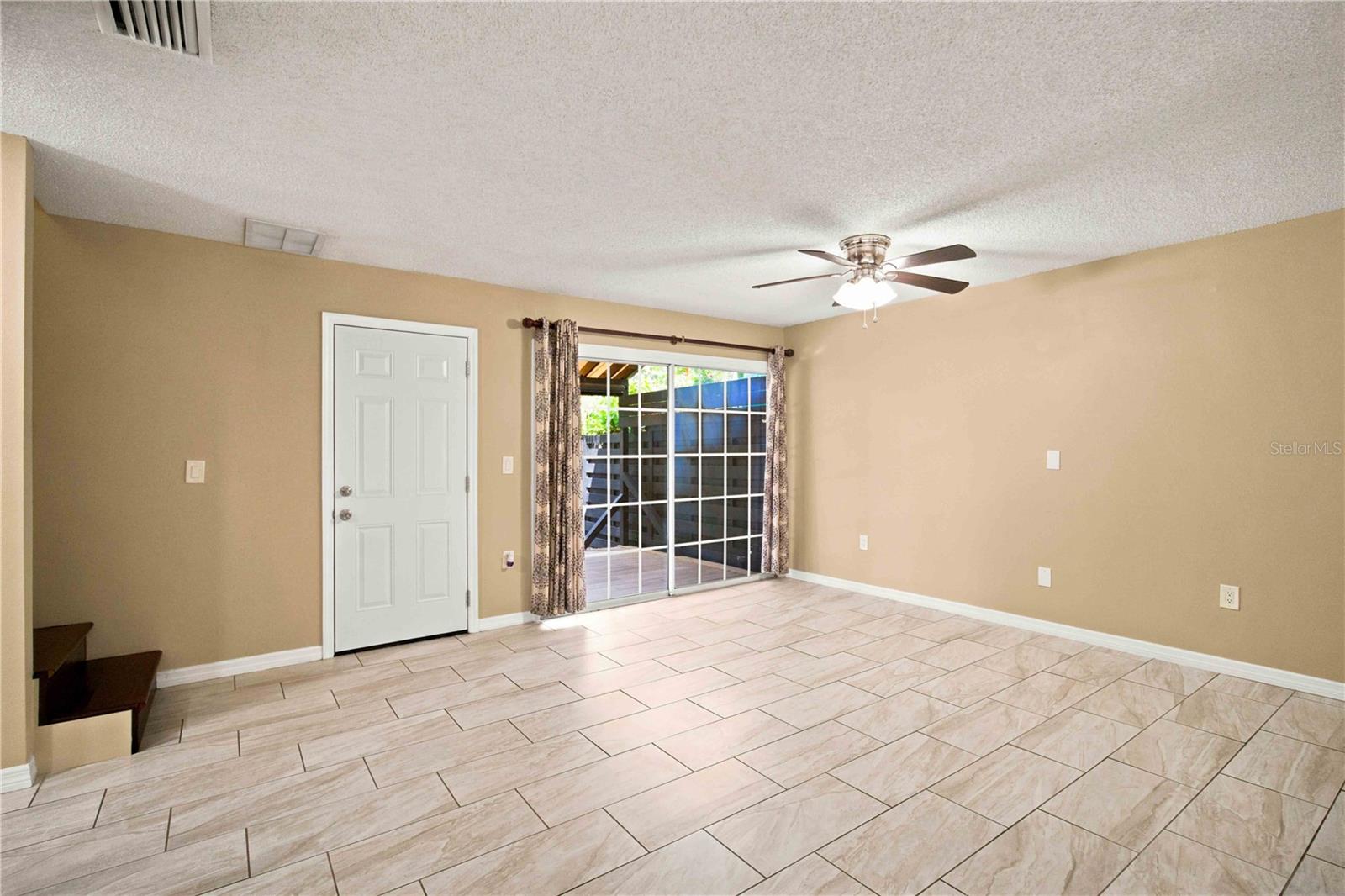 1006 LONGFELLOW CT — photo 8