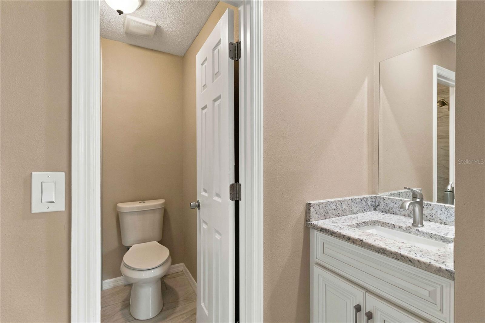 1006 LONGFELLOW CT — photo 34