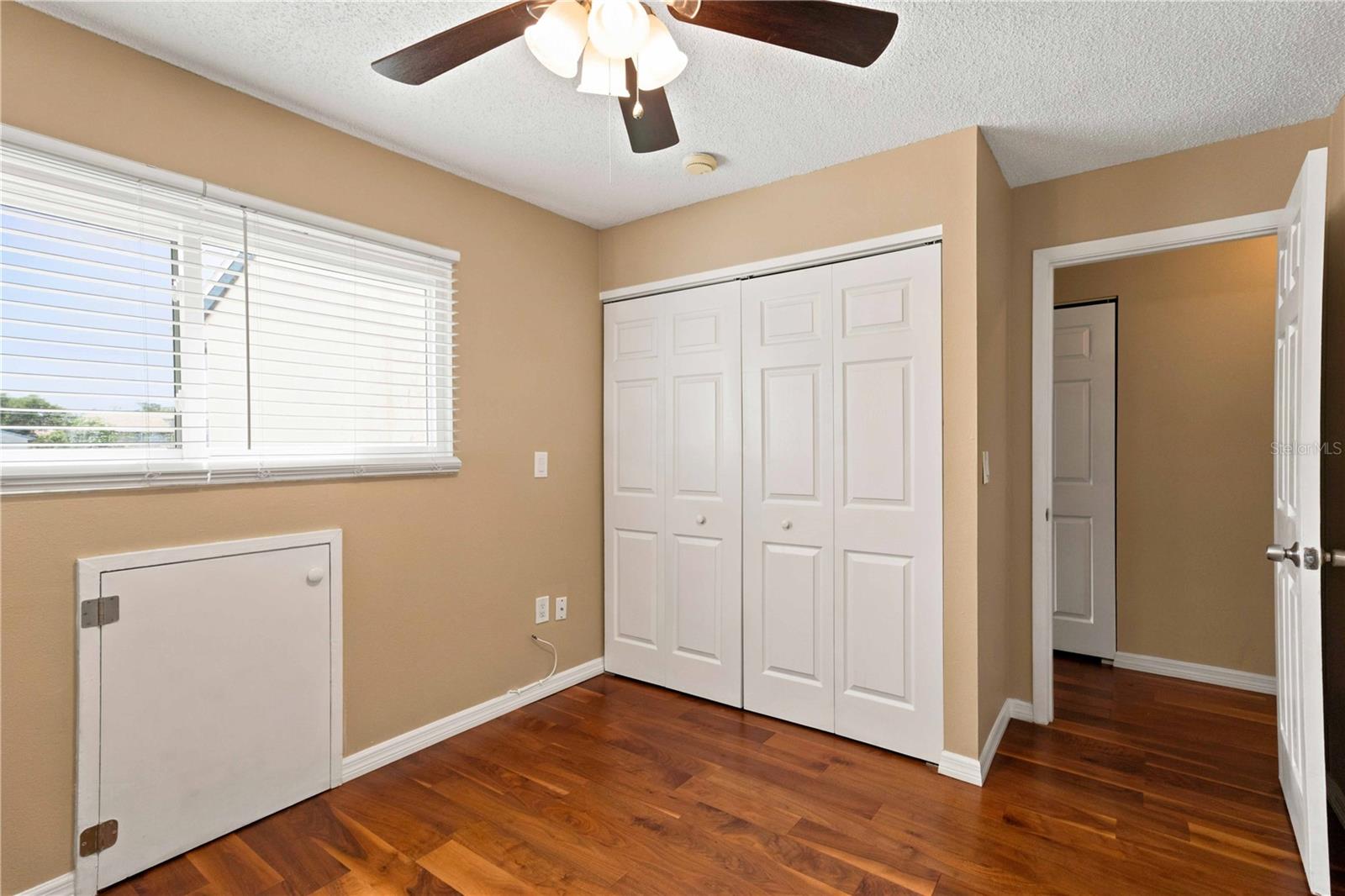 1006 LONGFELLOW CT — photo 26