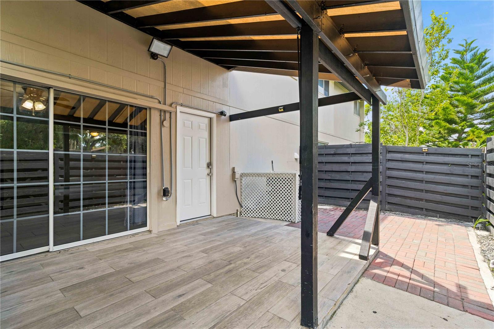1006 LONGFELLOW CT — photo 37