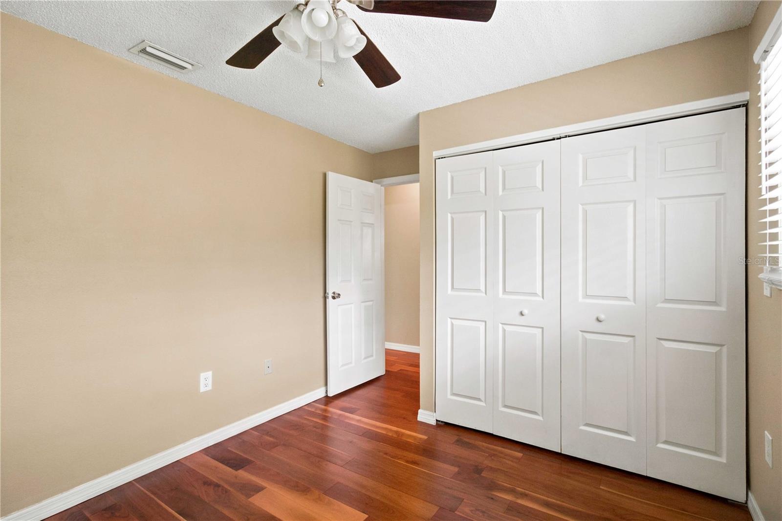 1006 LONGFELLOW CT — photo 23