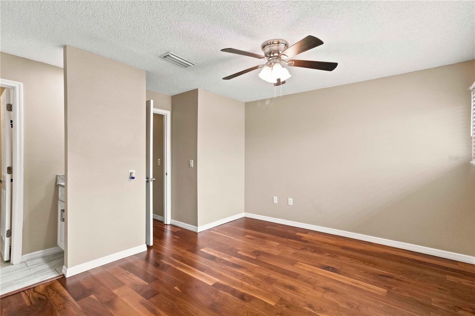 1006 LONGFELLOW CT — photo 31