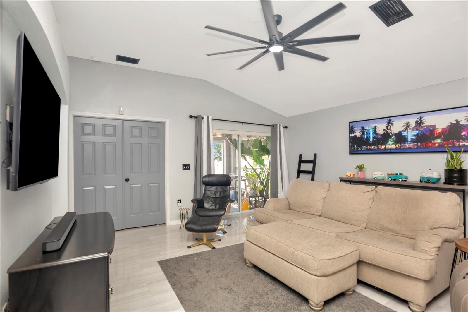 2239 ROANOKE SPRINGS DR — photo 12