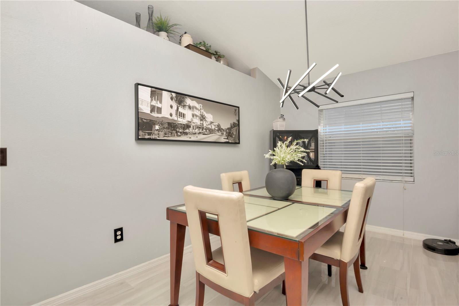 2239 ROANOKE SPRINGS DR — photo 5