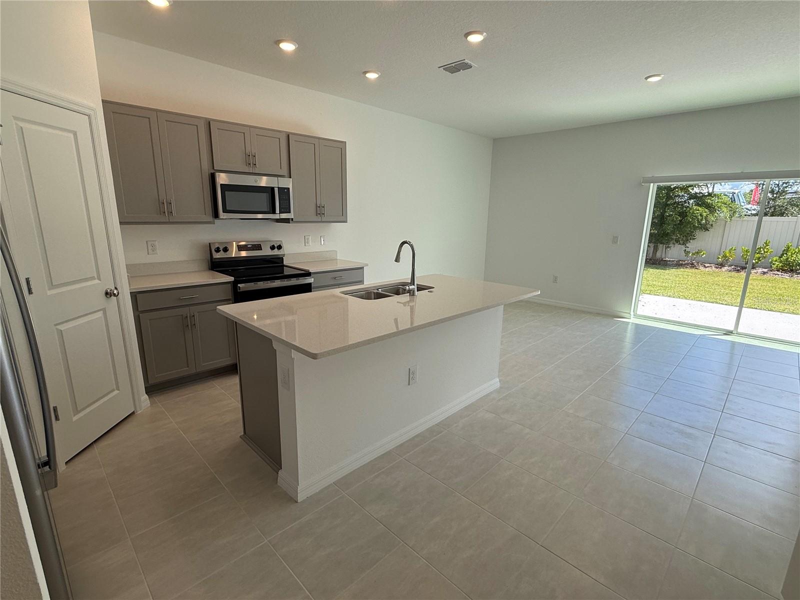 7154 GRAND FOREST WAY — photo 12
