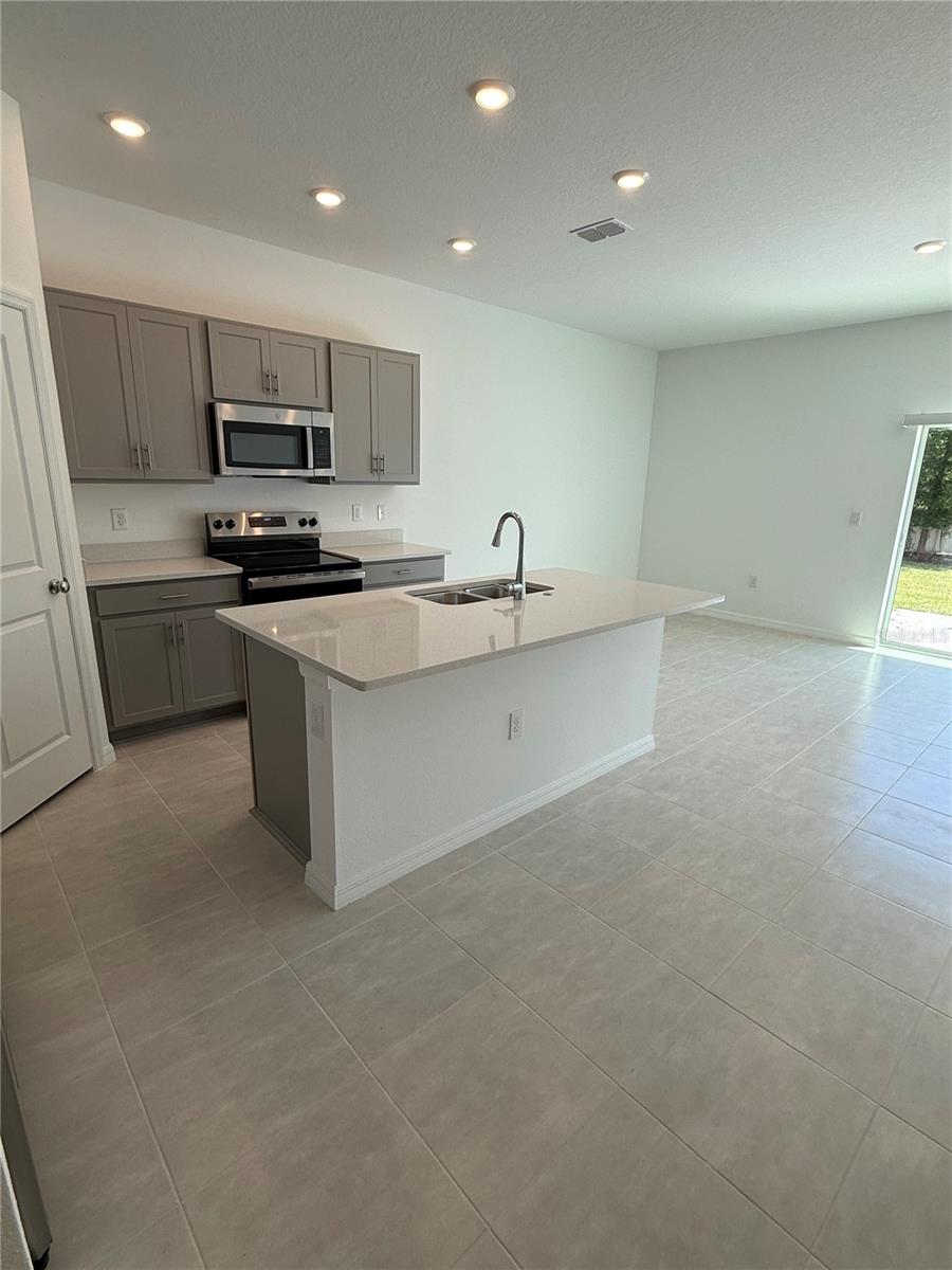 7154 GRAND FOREST WAY — photo 13