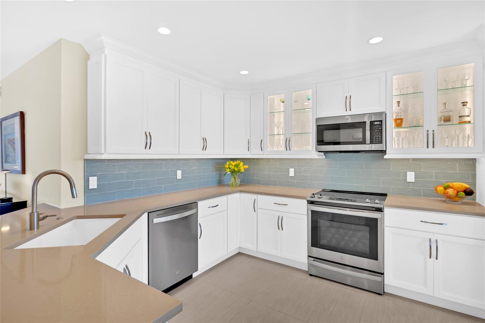 9226 MIDNIGHT PASS RD #3B — photo 10