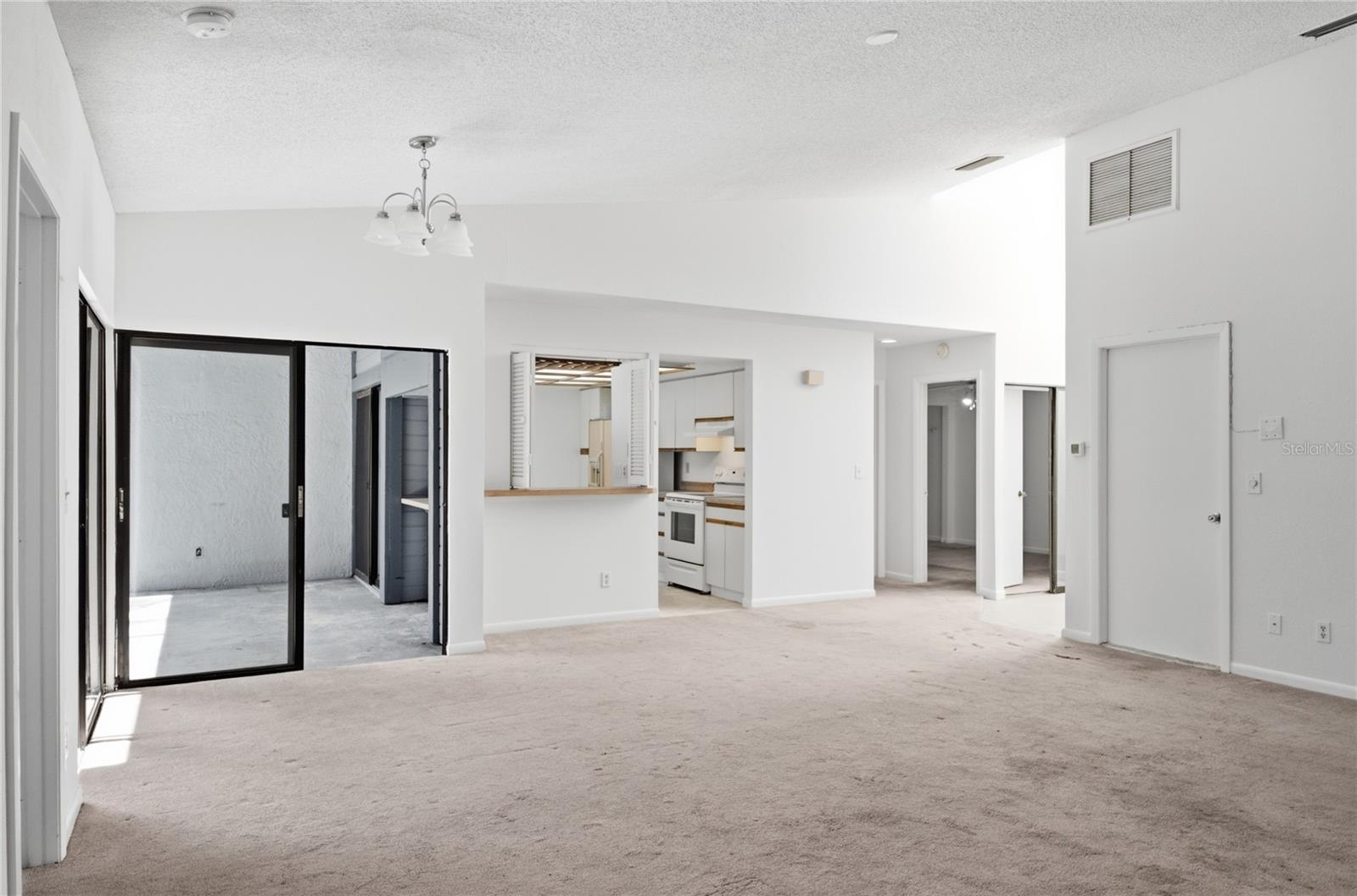 135 PINEWINDS BLVD — photo 37