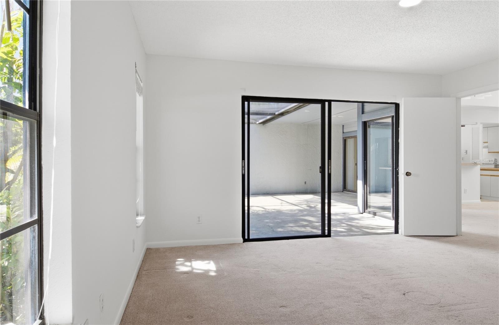 135 PINEWINDS BLVD — photo 31