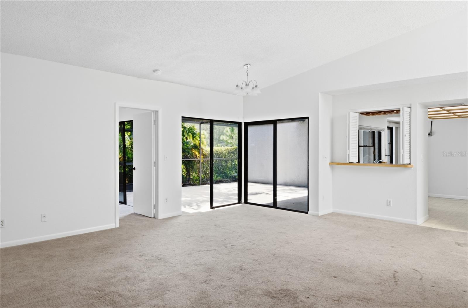 135 PINEWINDS BLVD — photo 34
