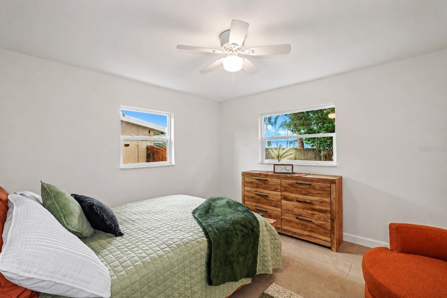482 OAKWOOD DR — photo 15