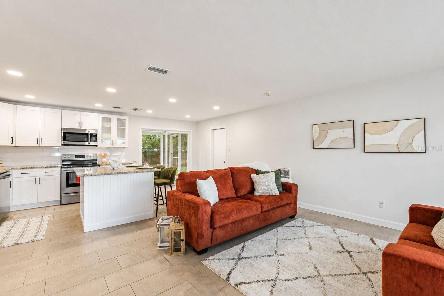 482 OAKWOOD DR — photo 10