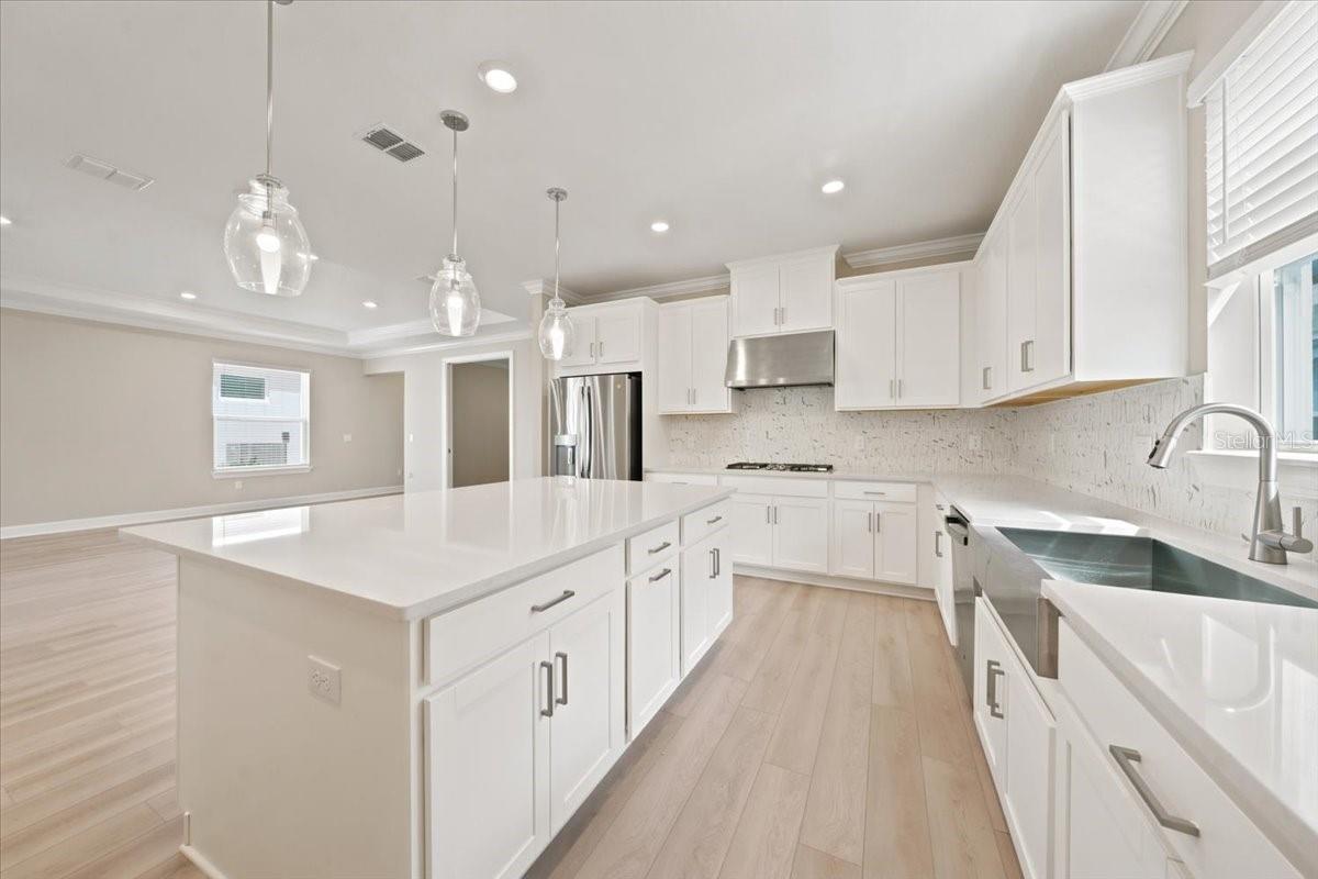 7727 CASPIAN — photo 15