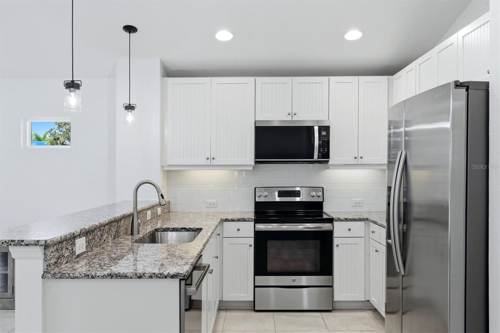 12610 SHIMMERING OAK CIR — photo 15