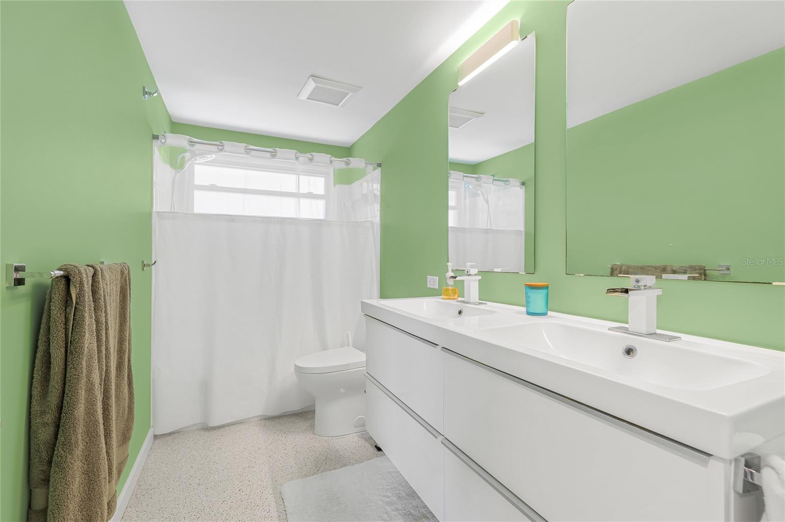 2560 SUNNYSIDE ST — photo 24