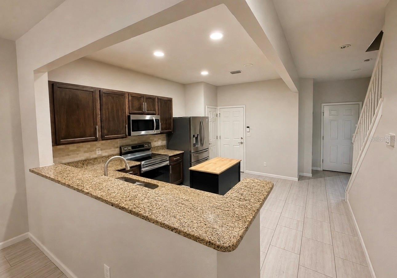 10153 PINK PALMATA CT — photo 4