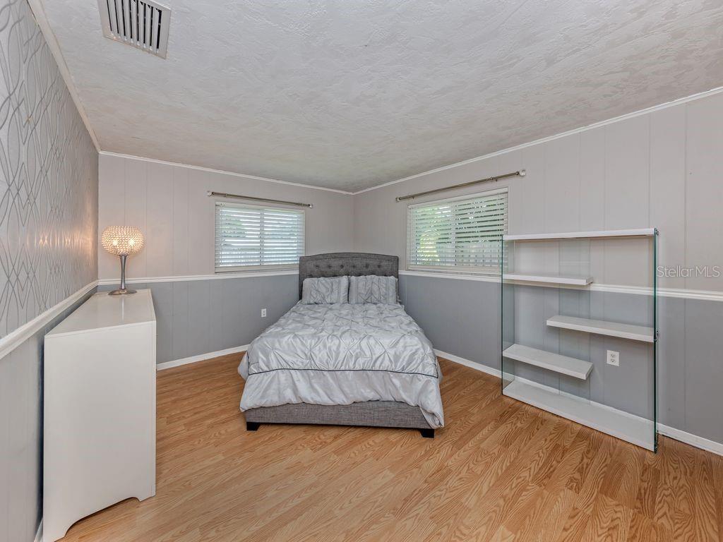 2161 INNER CASS CIR — photo 31