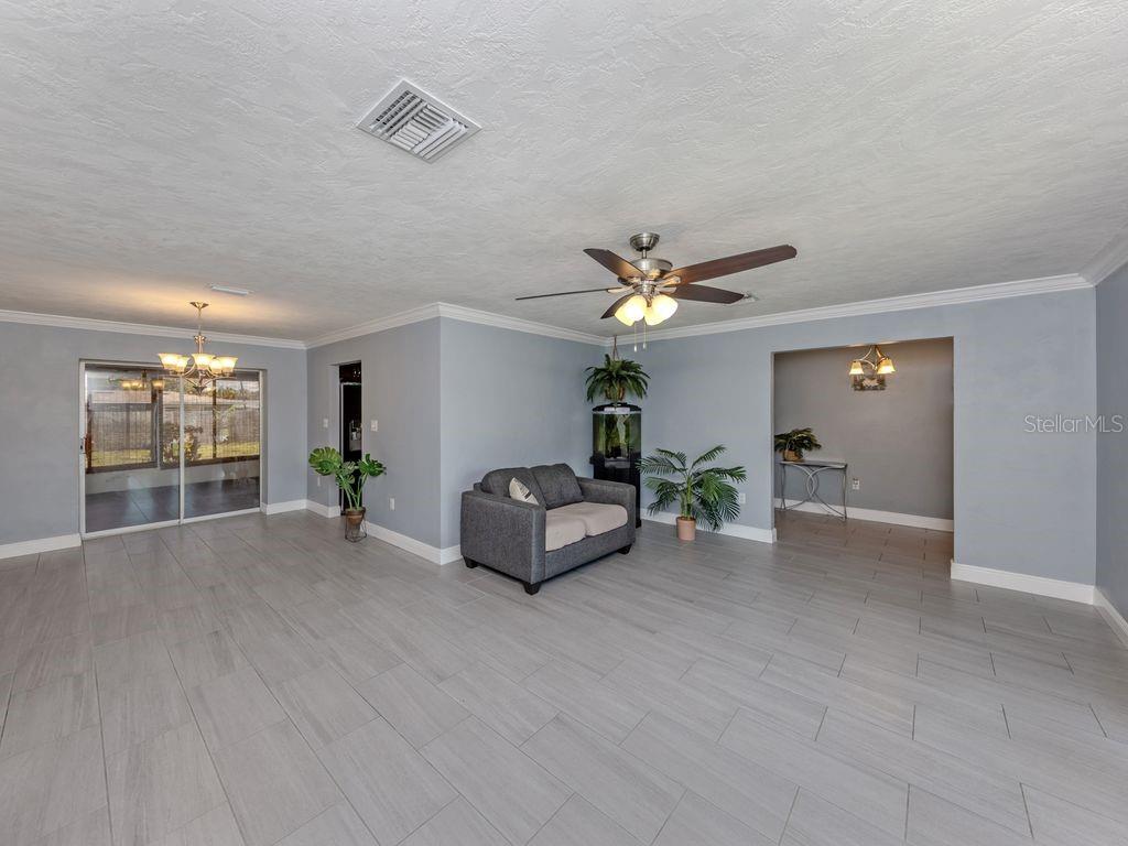 2161 INNER CASS CIR — photo 24