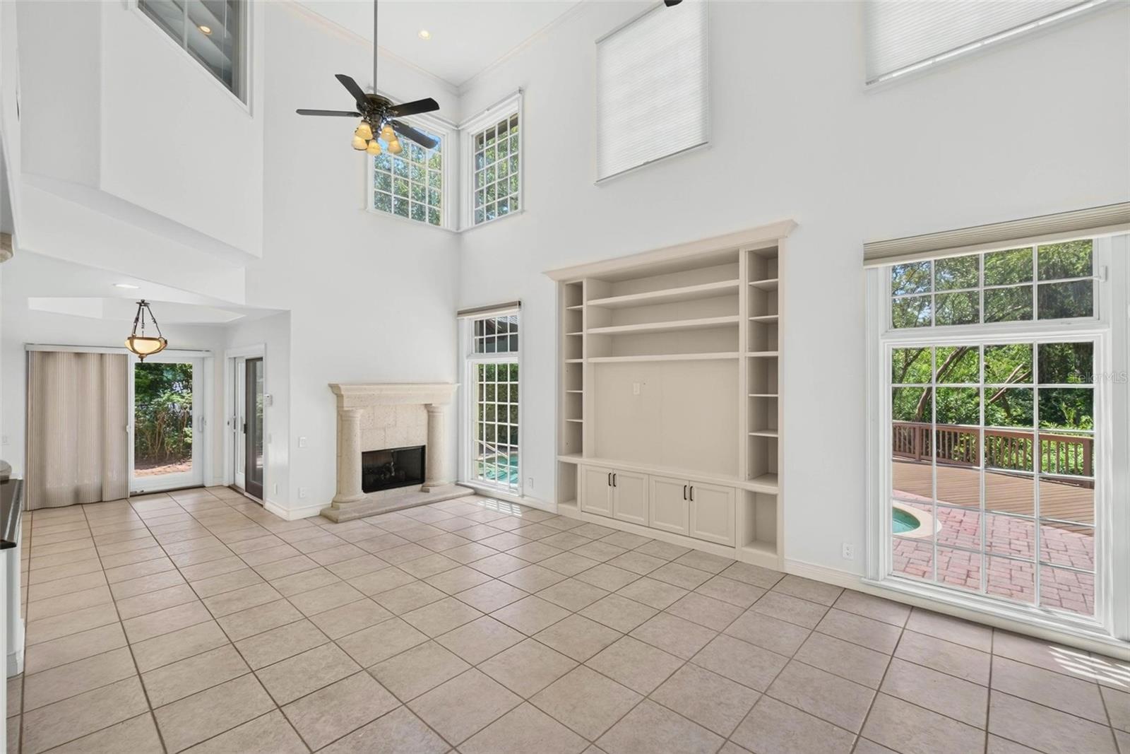 1100 TORTUGA CIR NE — photo 17
