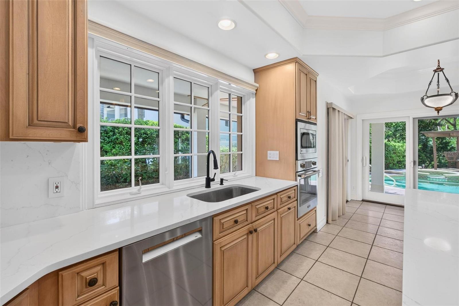1100 TORTUGA CIR NE — photo 13