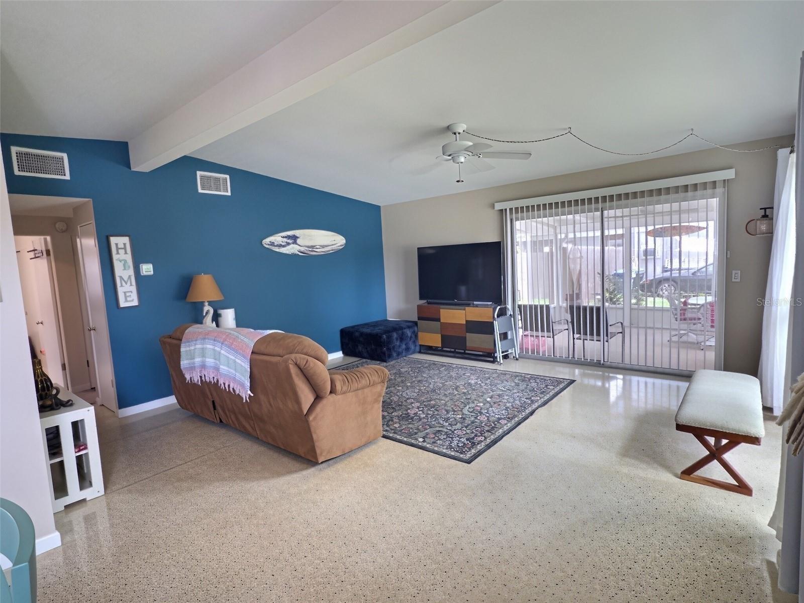 329 GLEN OAK RD — photo 5