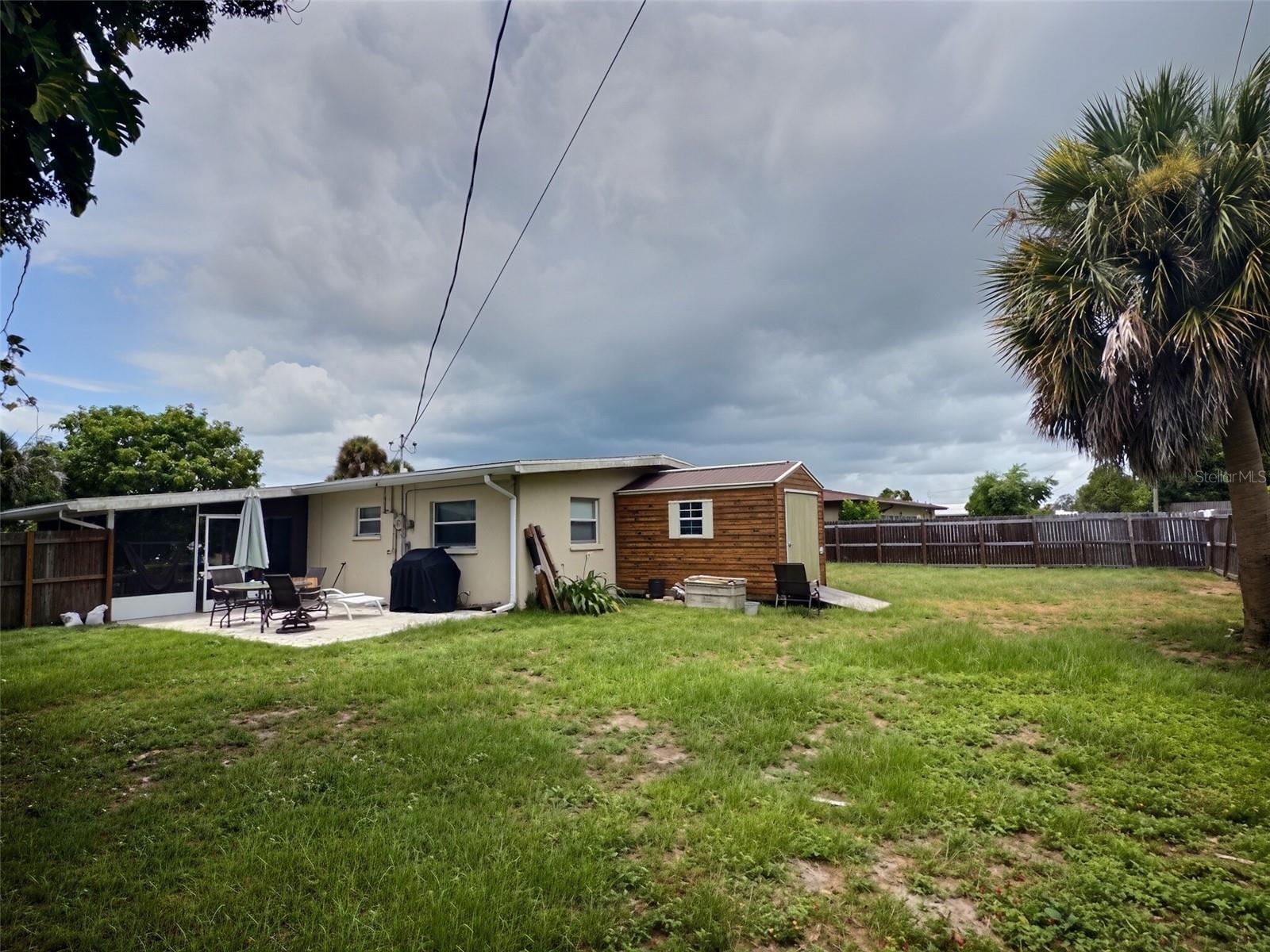 329 GLEN OAK RD — photo 17