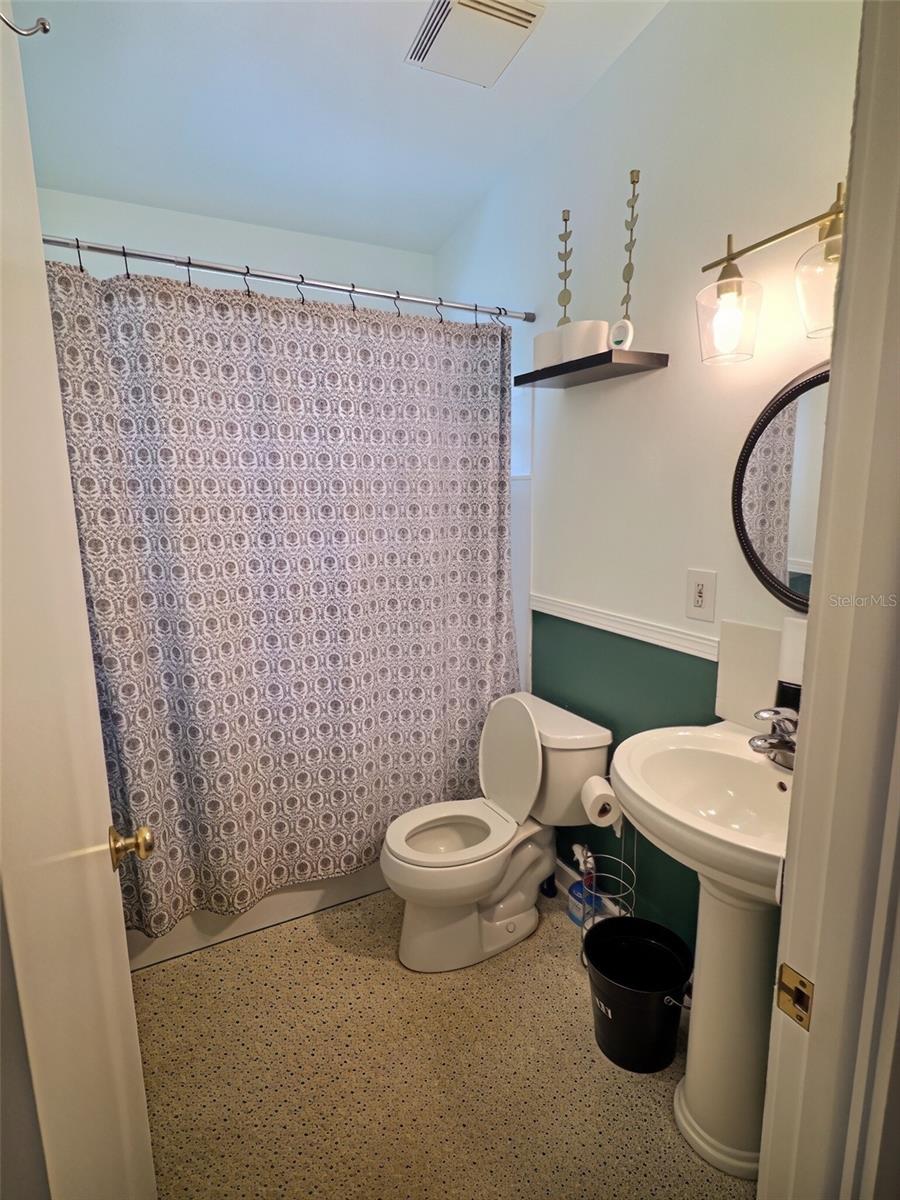 329 GLEN OAK RD — photo 13